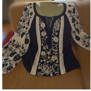 Woman’s embroidered blouse Inc. Small